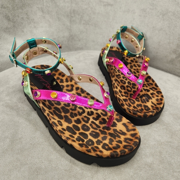 Betsey Johnson Thong Sandals 8 Pink Green Studs Conley Metallic Strappy New $130 - Picture 9 of 17